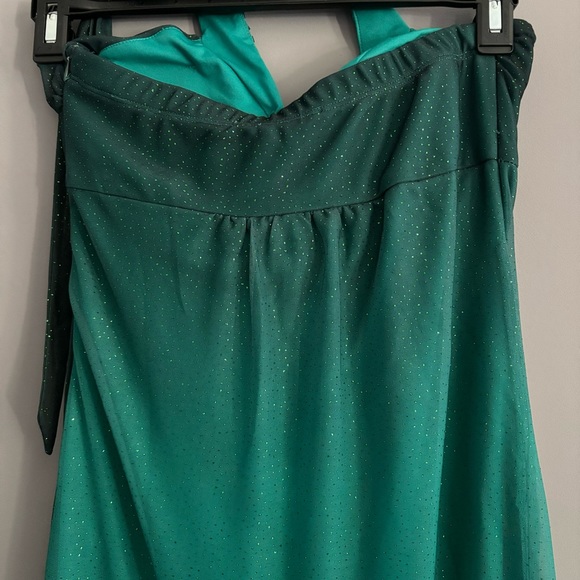 Laura Size 10 Halter Green Shimmery Padded Maxi Prom Dress - Picture 9 of 14